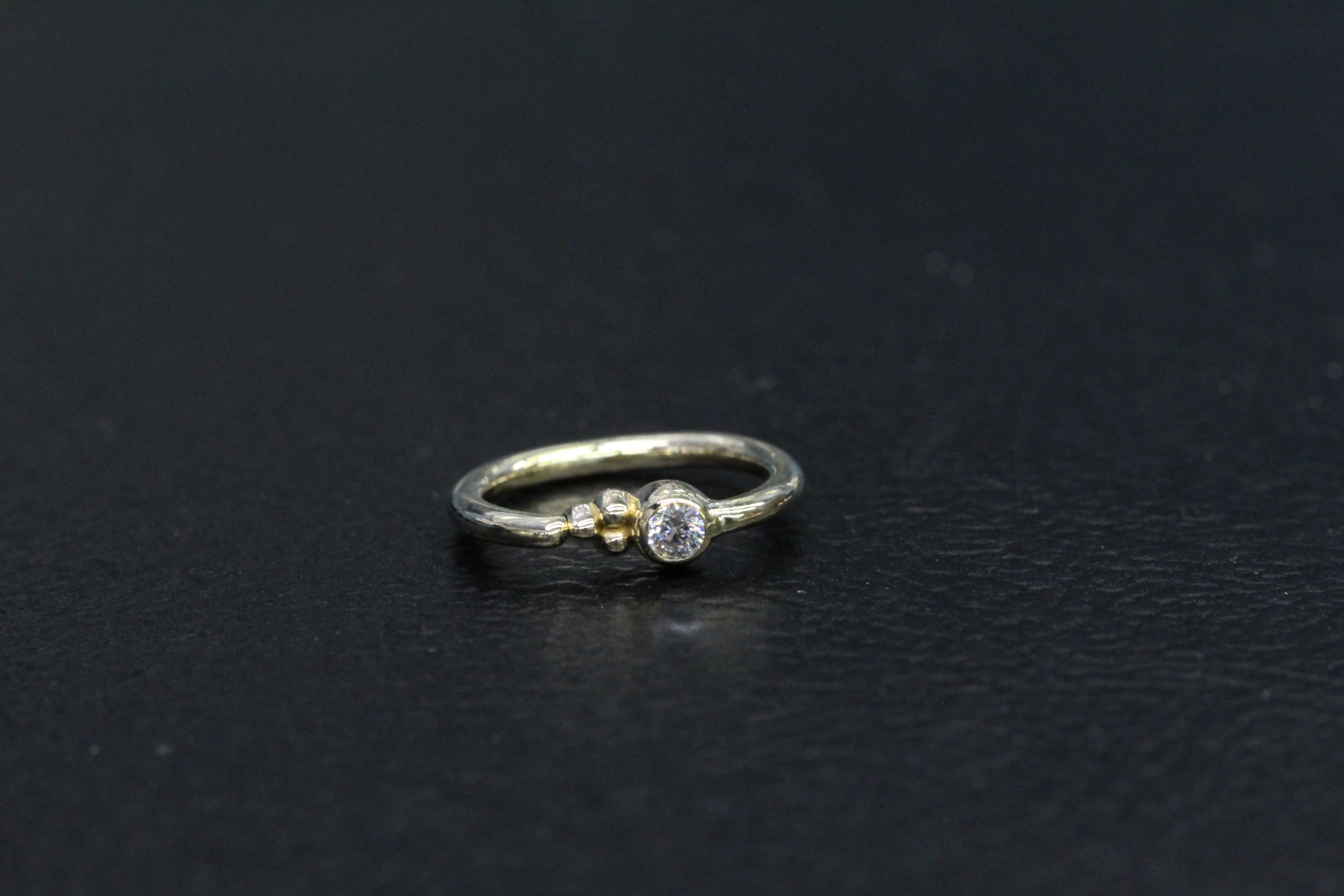 3-Bead Seamless Ring- Yellow Gold